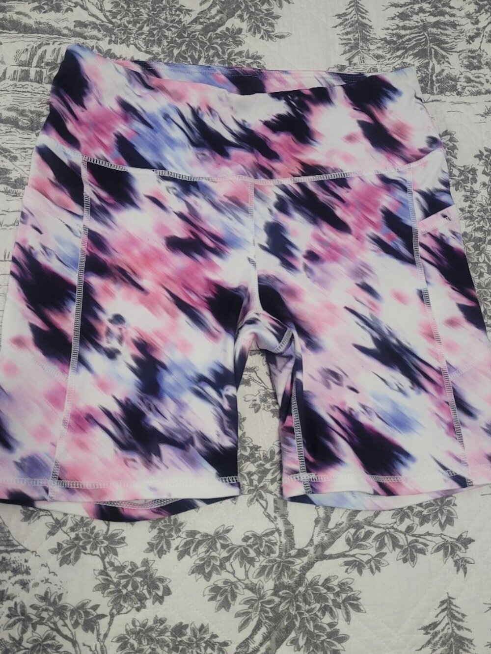 GAIAM Pink, Purple Yoga Workout Shorts Medium EUC